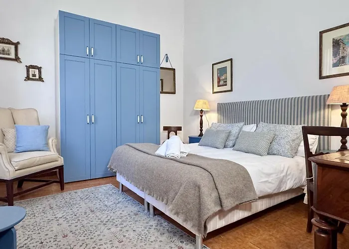 Mozart -300m From Rialto's Bridge Apartman *